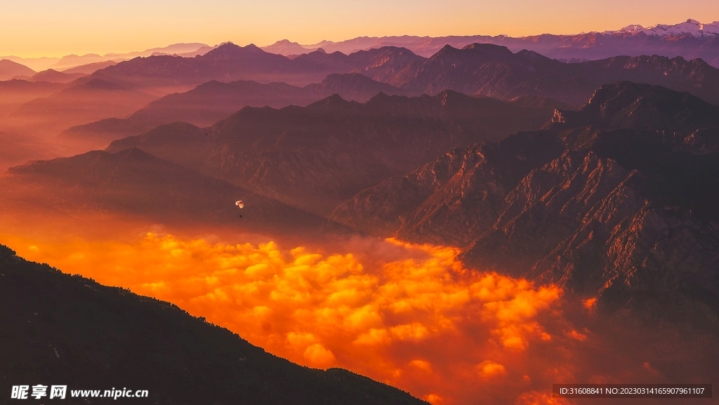 山脉山峰