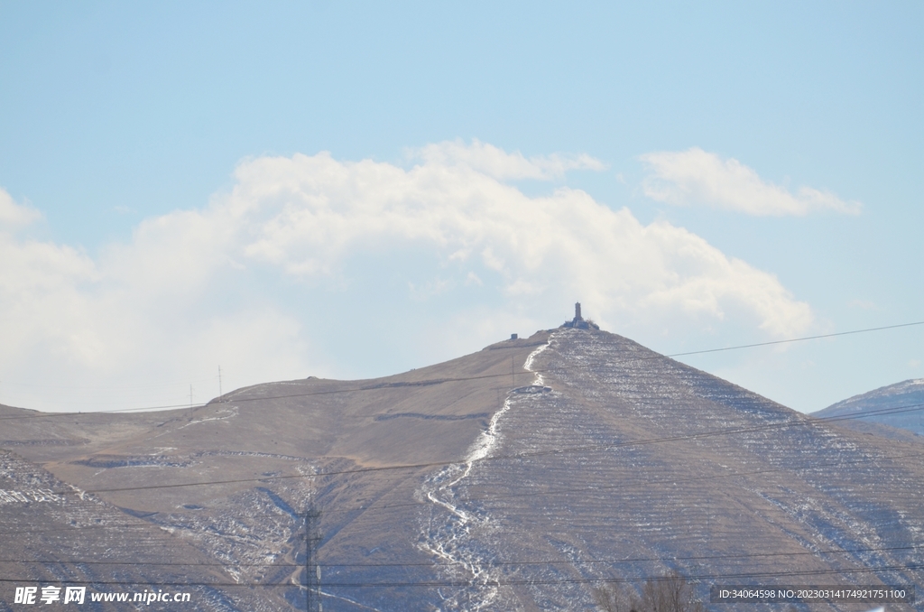 雪山白云风光