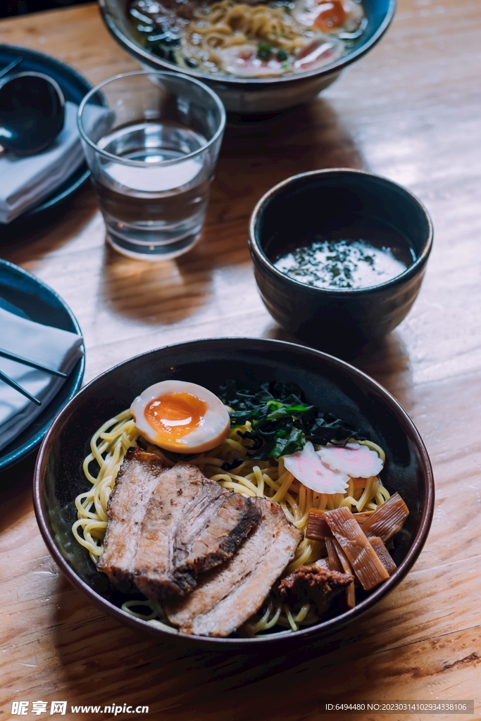 食物西餐面肉水