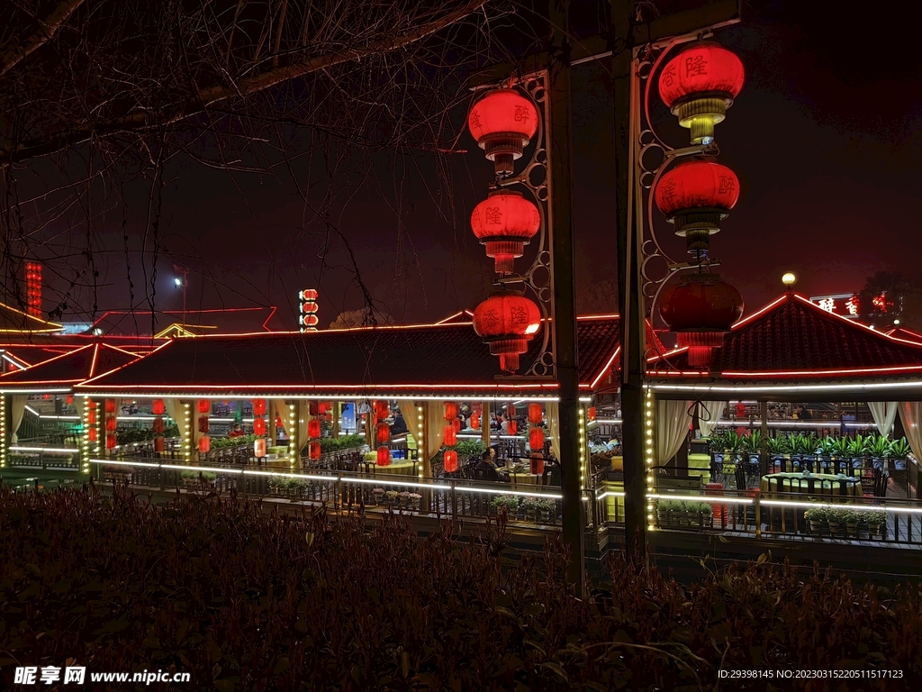 餐馆夜景