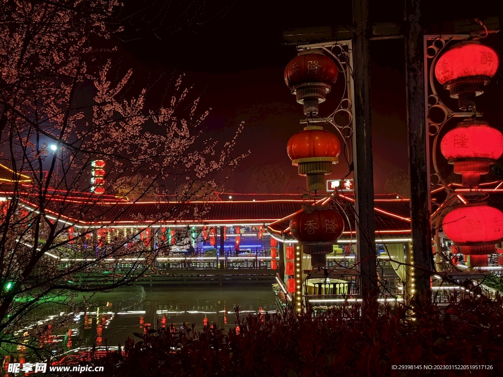 餐馆夜景