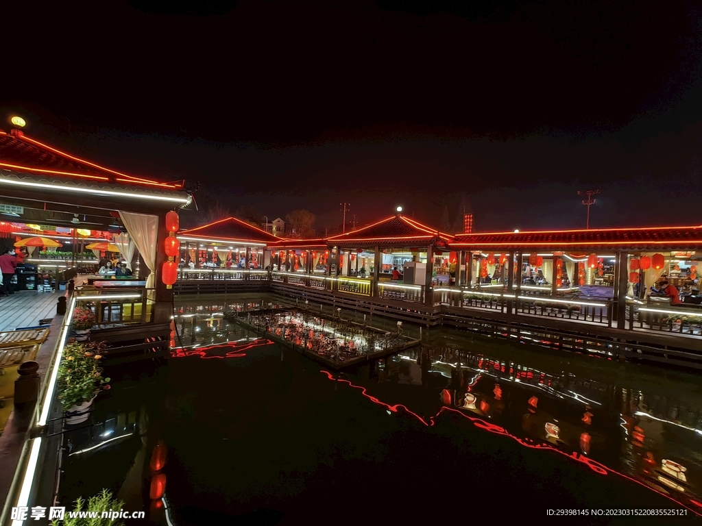 餐馆夜景