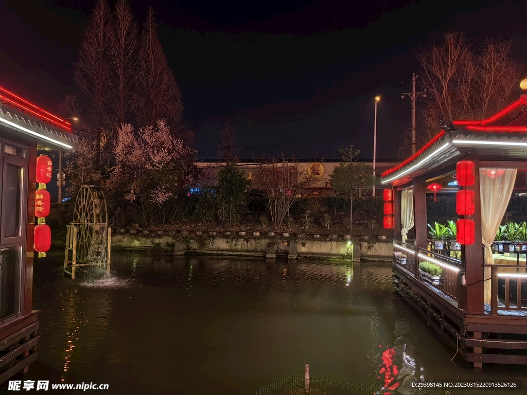 餐馆夜景