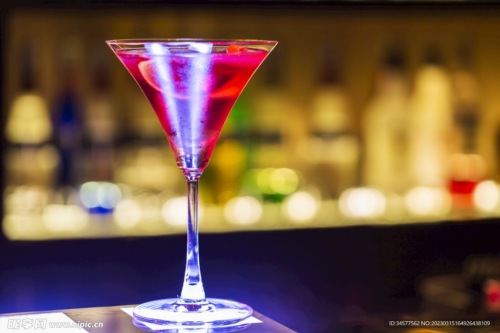 高脚杯