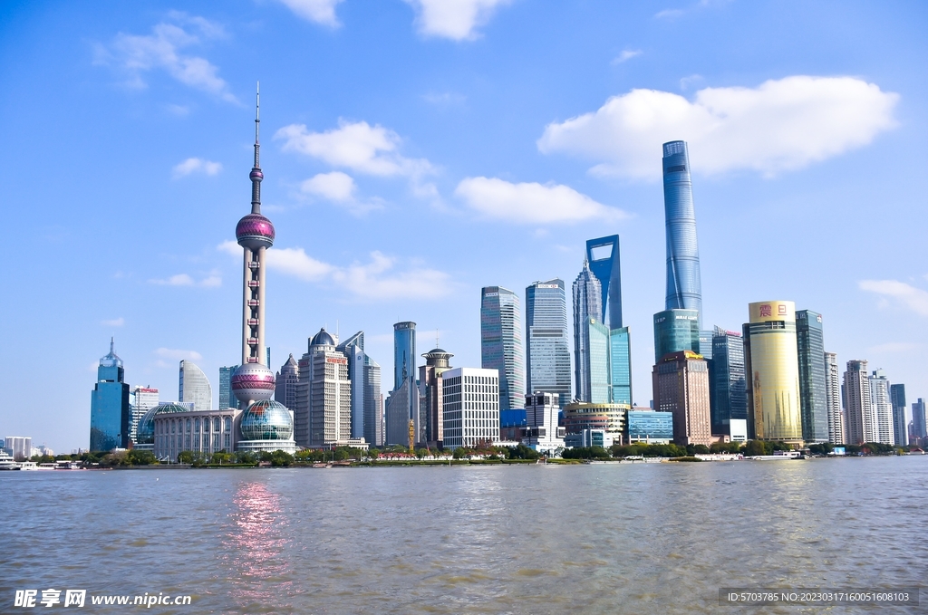 外滩 东方明珠塔 上海中心大厦