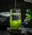 一杯清香的绿茶