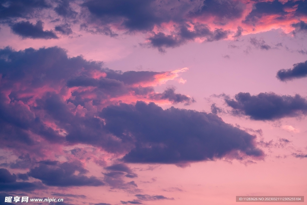 朝霞天空