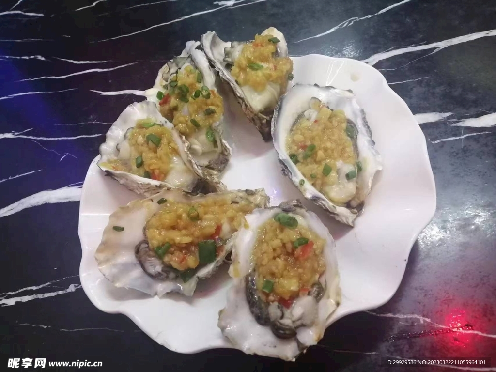  蒜蓉烤生蚝  