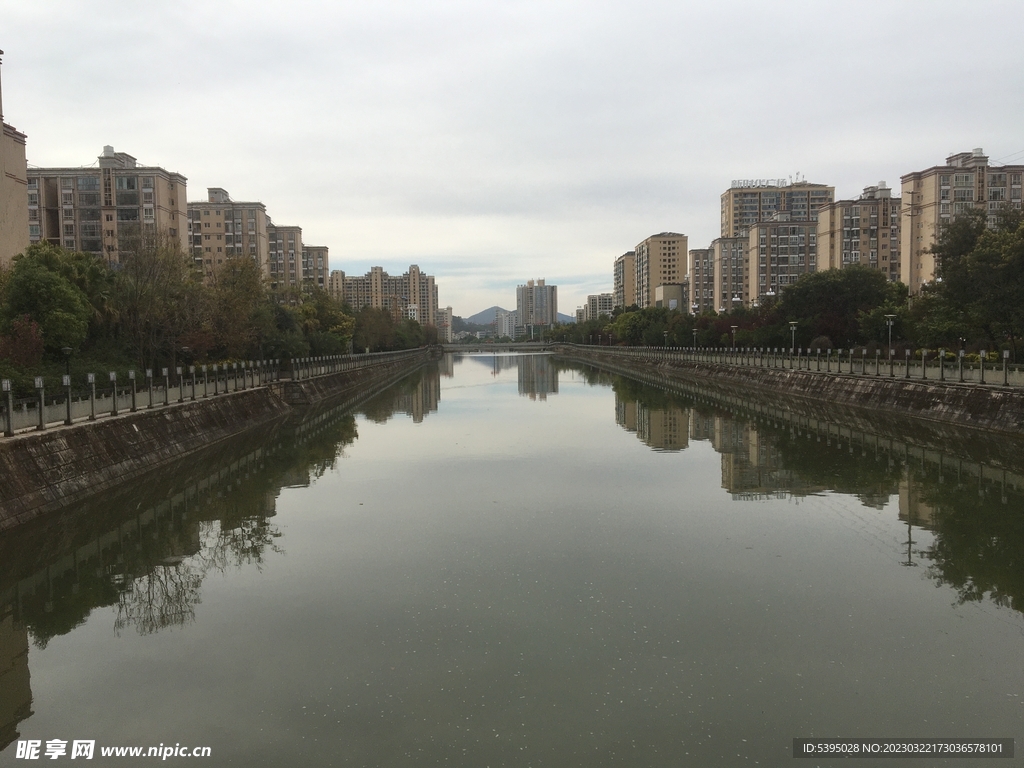 会理滨河路风景