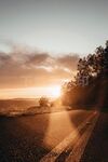 夕阳路边