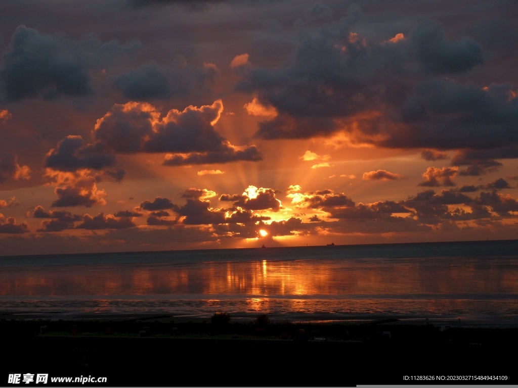 夕阳天空