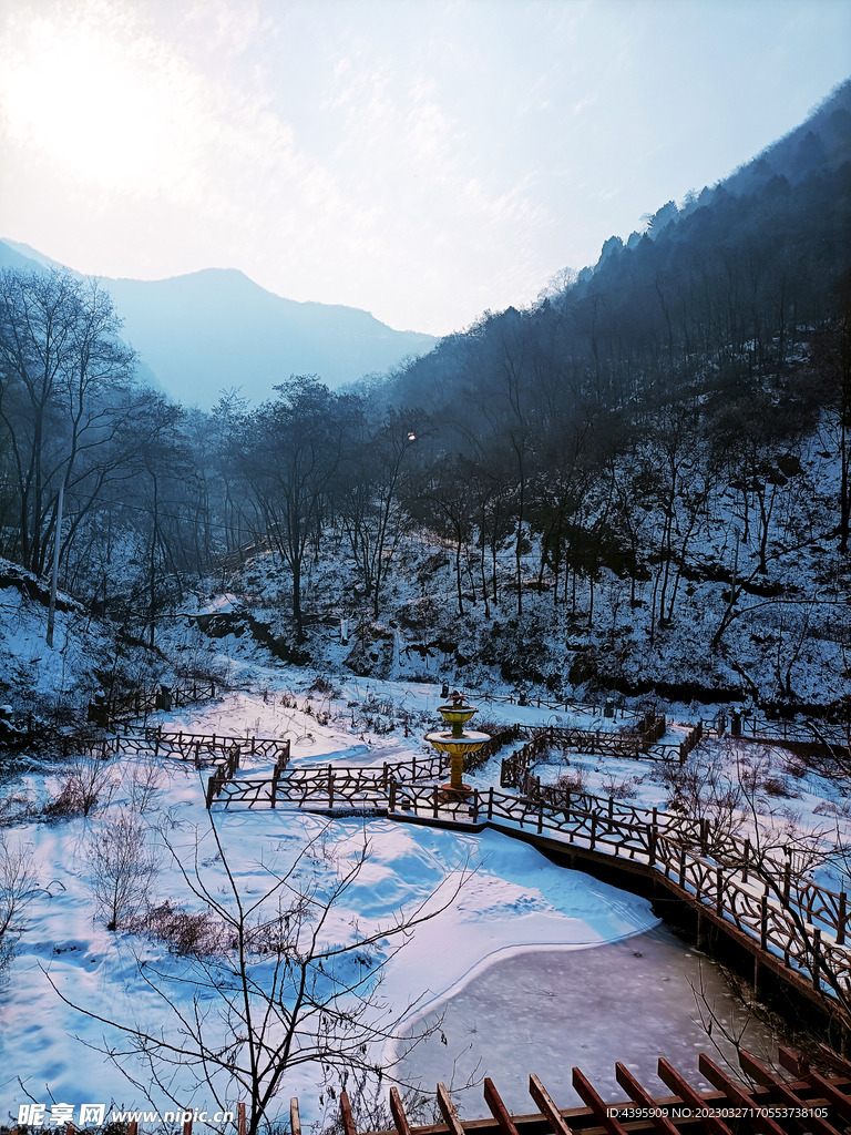 雪景村庄