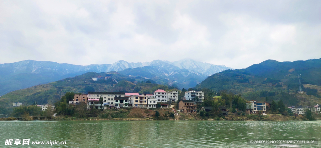 绿山青山 雪山