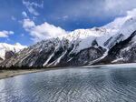 蓝天雪山