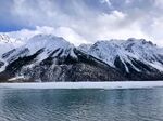 蓝天雪山