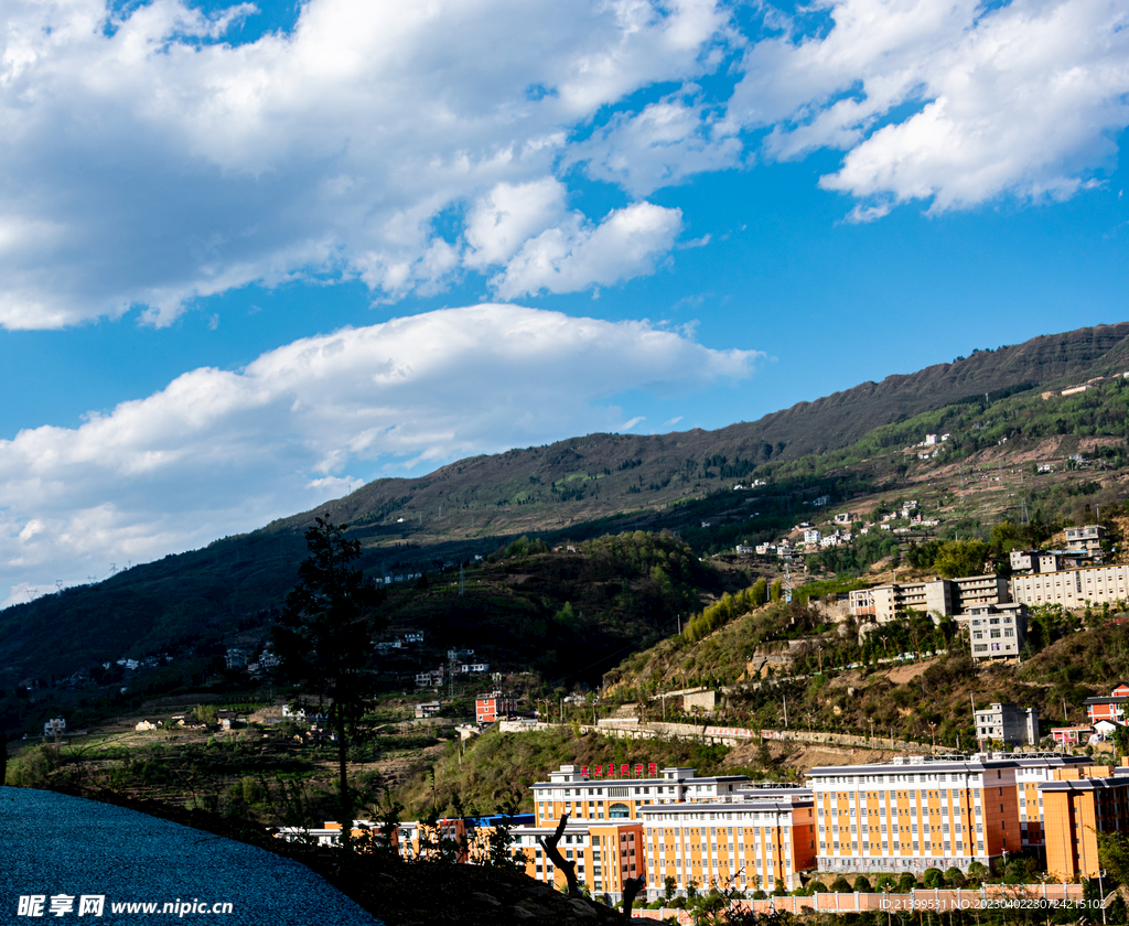 复兴中学一景