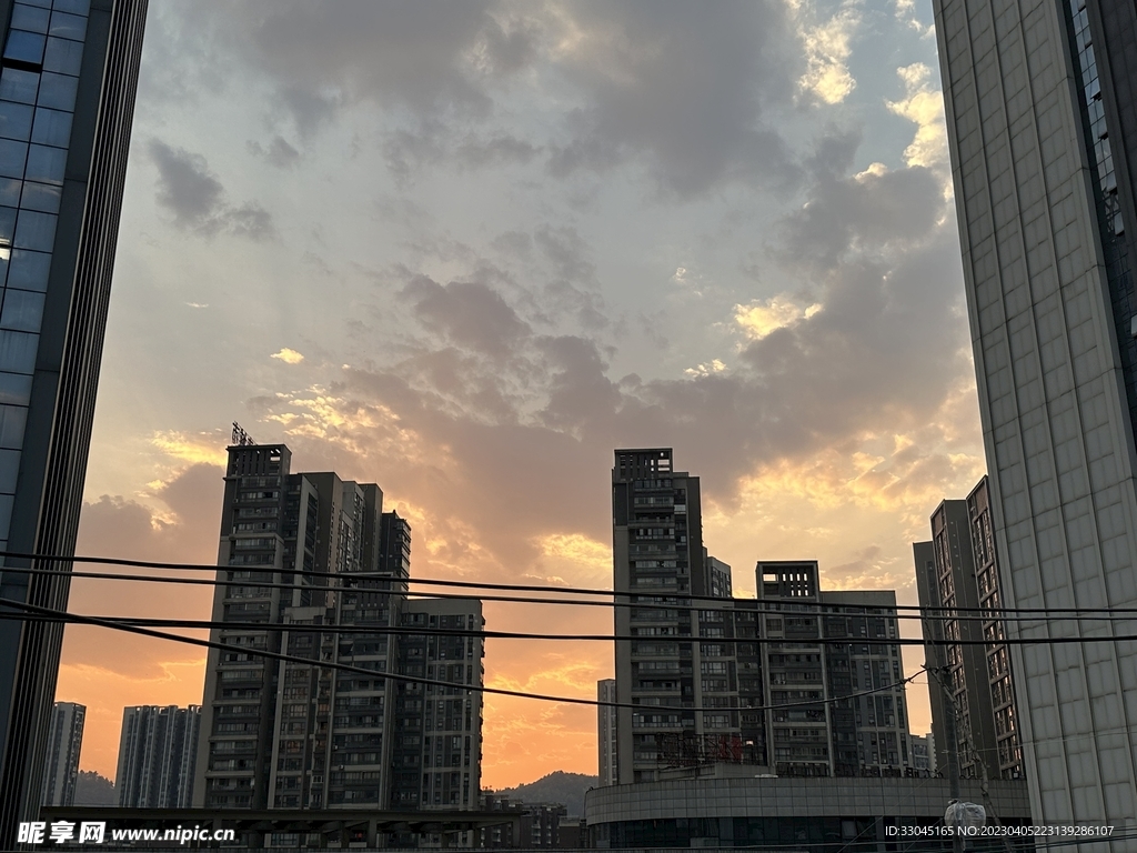 夕阳下的建筑