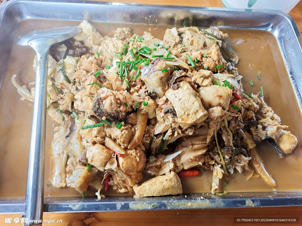 胖头鱼烧豆腐