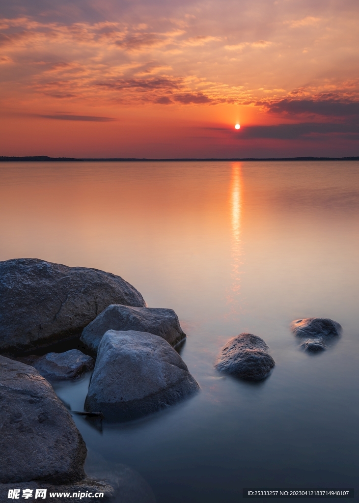 夕阳晚霞海边石头
