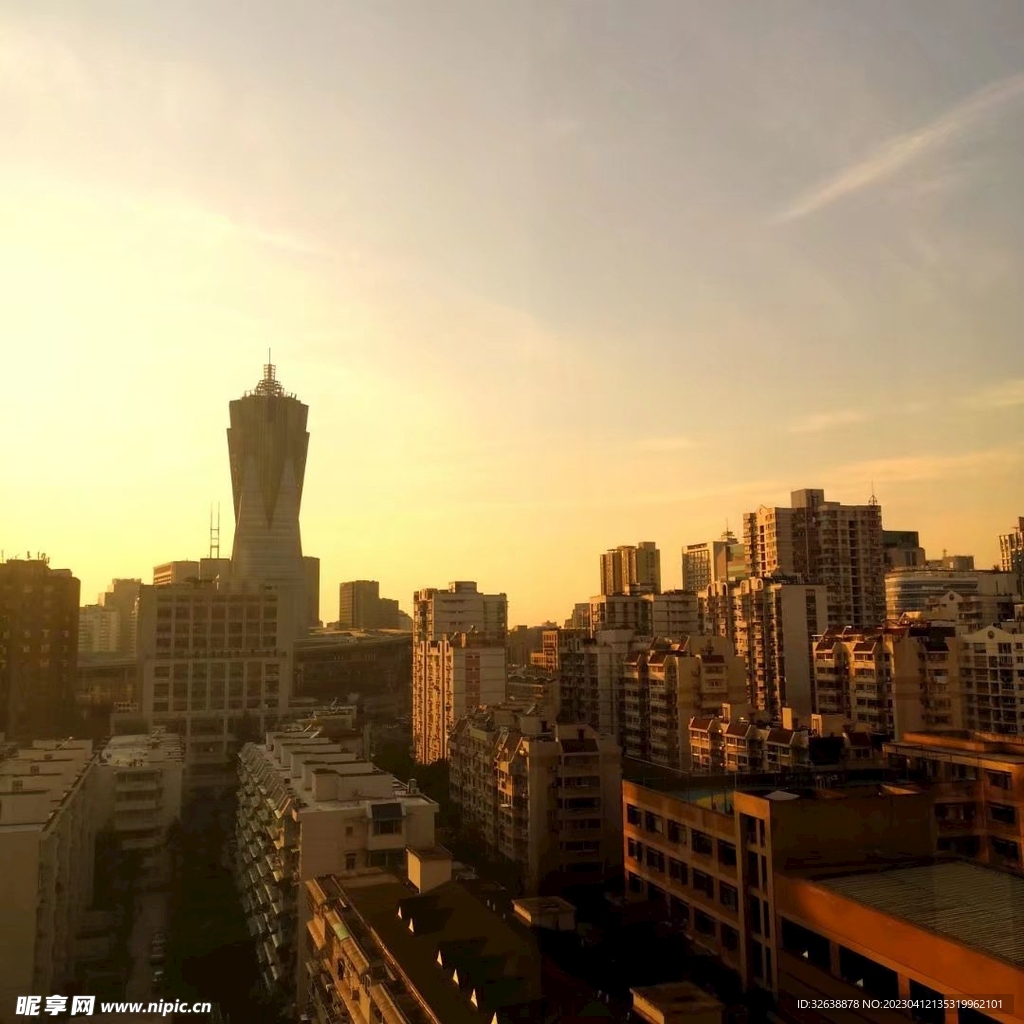 夕阳城市剪影