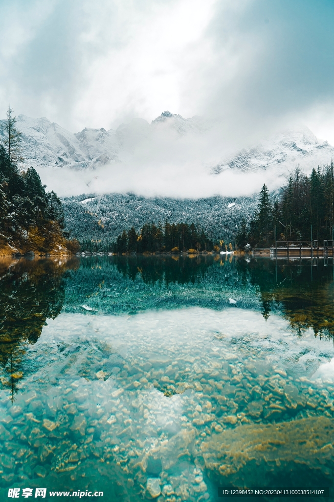 高山湖泊