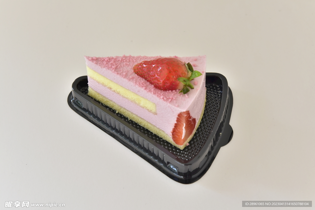 千层草莓蛋糕