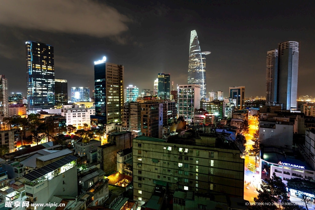 夜幕下的城市