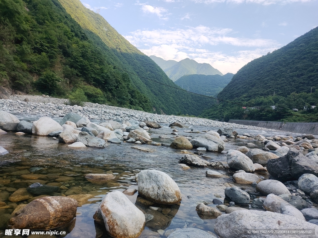 山间清河