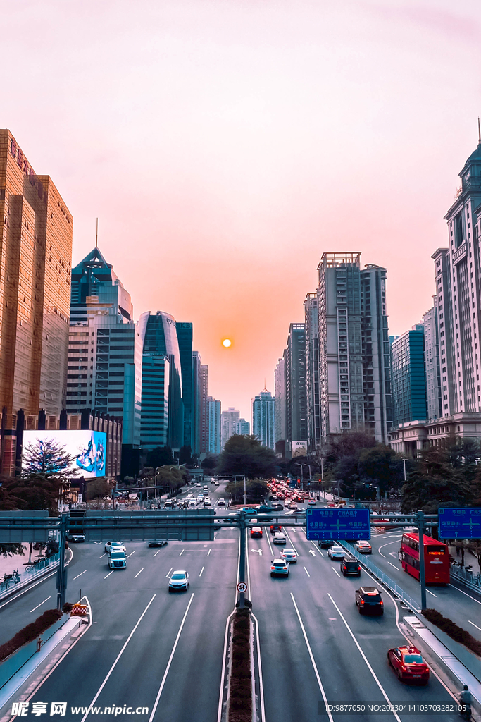 城市马路建筑夕阳日落