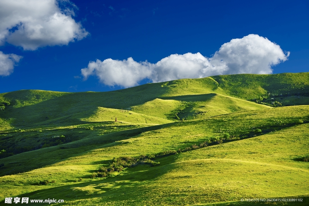 远山天空背景