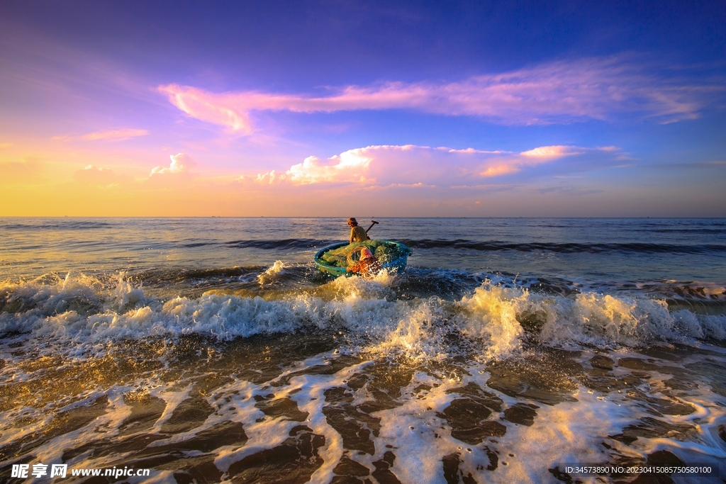 夕阳赶海