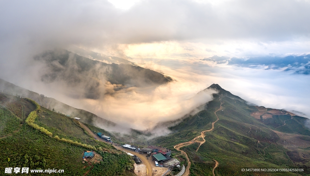 山间云海