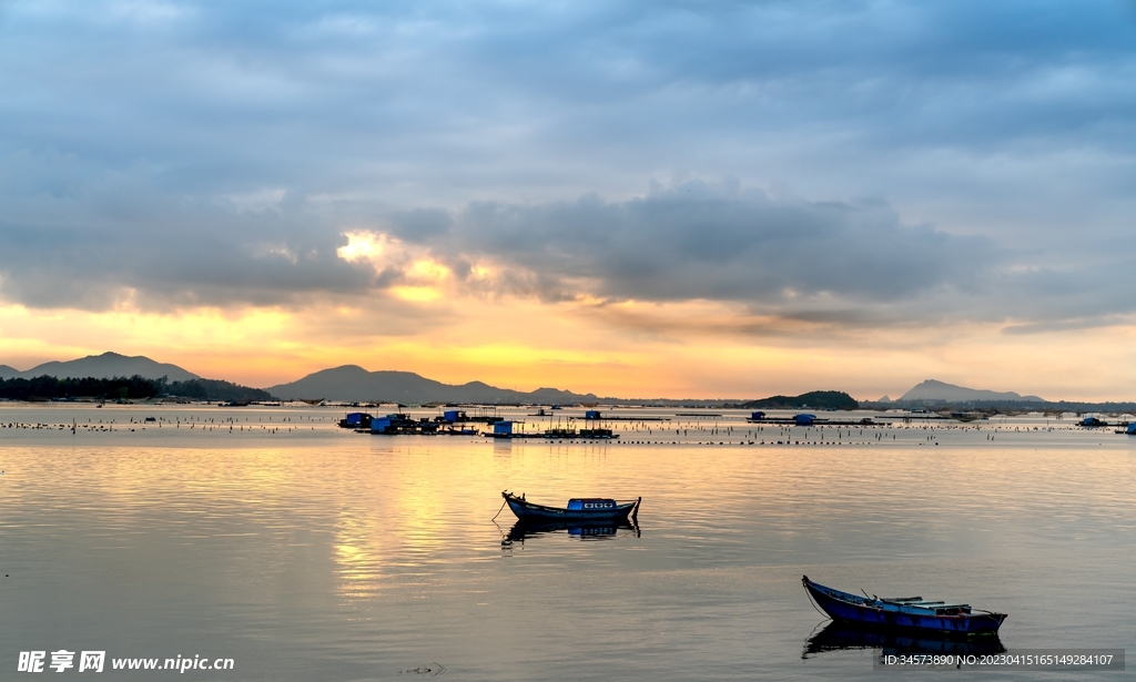 湖畔夕阳