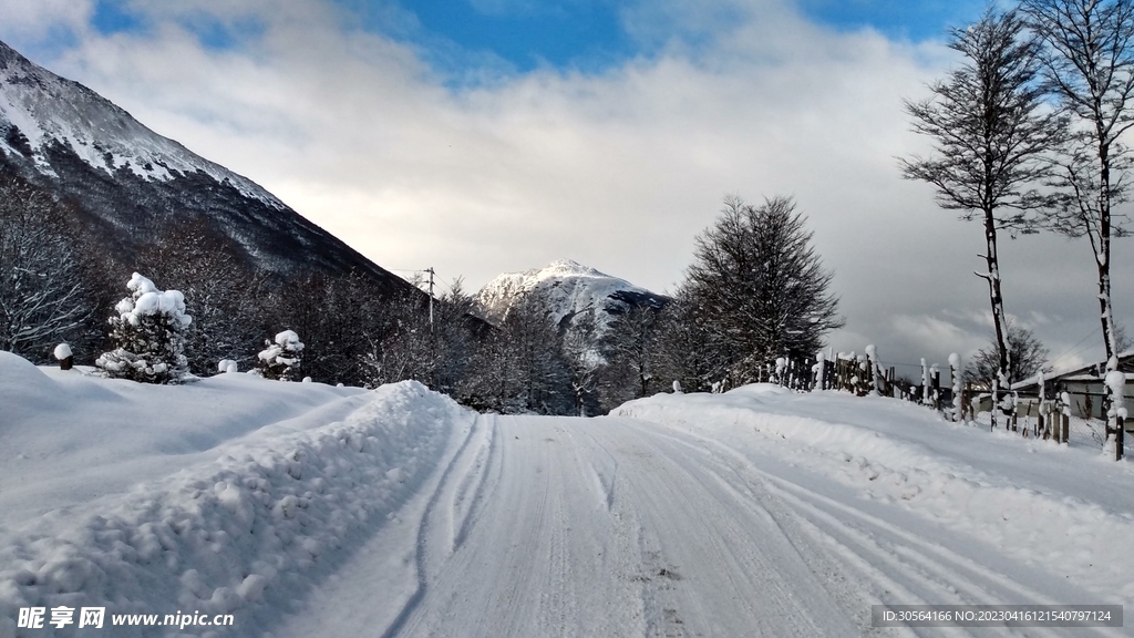 雪山道路