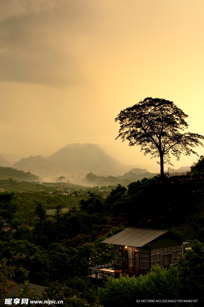 云雾山村