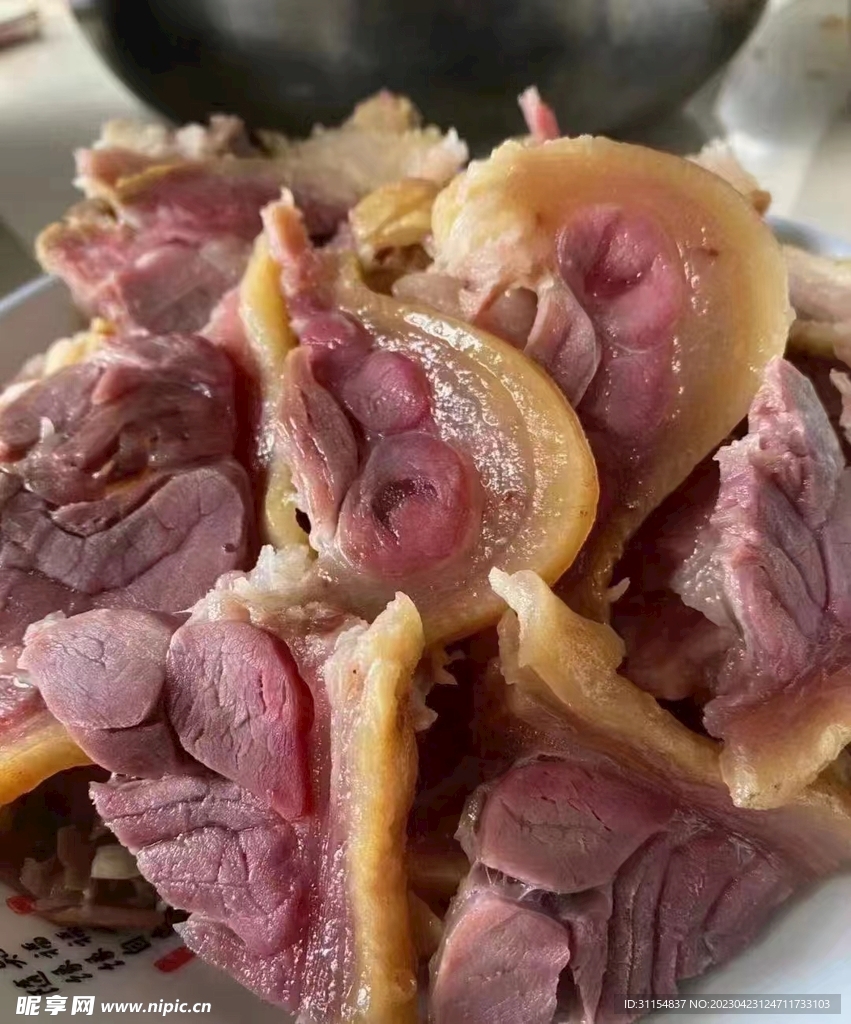 腊猪脚 