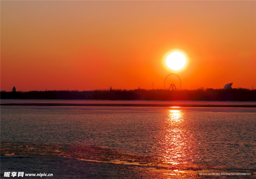 松花江畔夕阳   