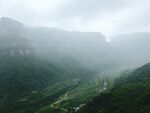 中国大别山云雾山水风景