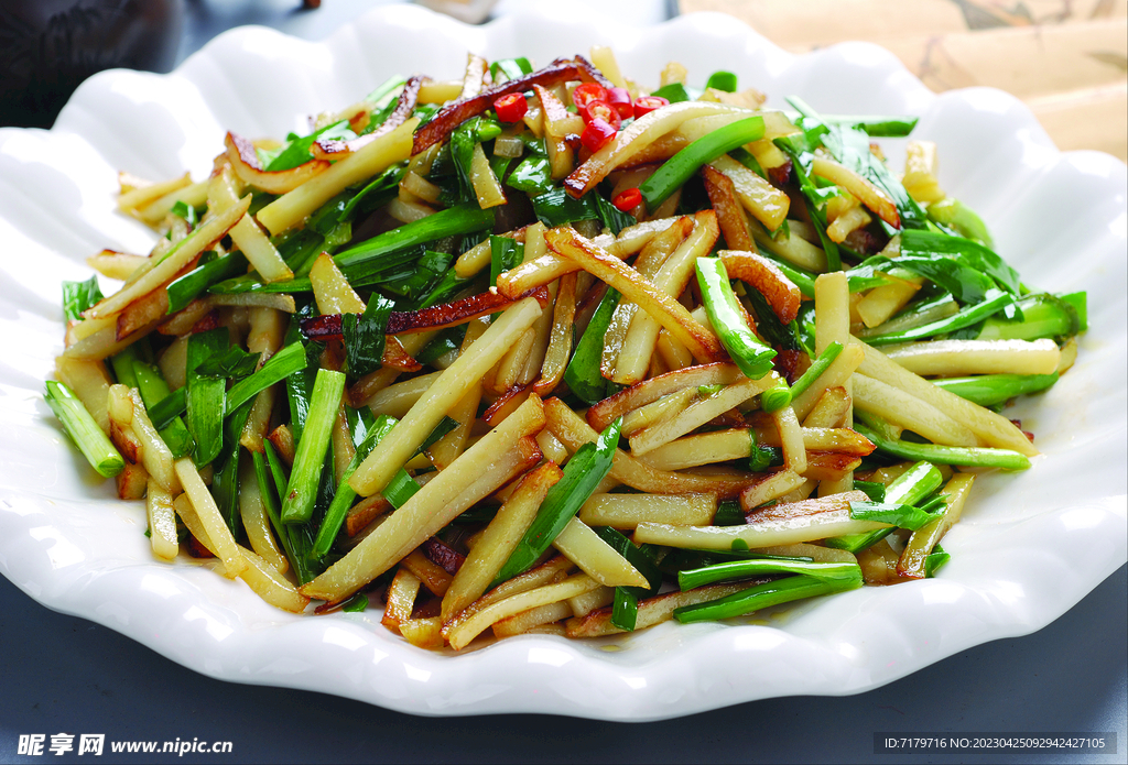 土豆丝煎韭