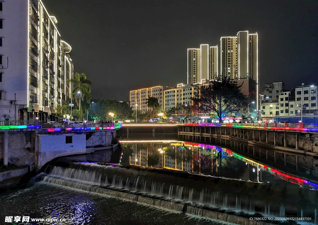 南街河夜景