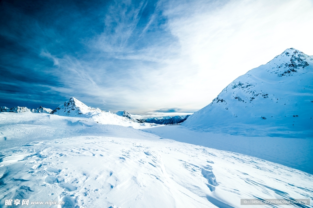 雪山丽景