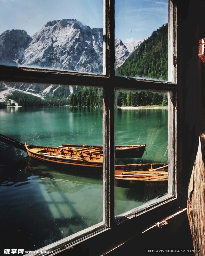 湖边小屋美景