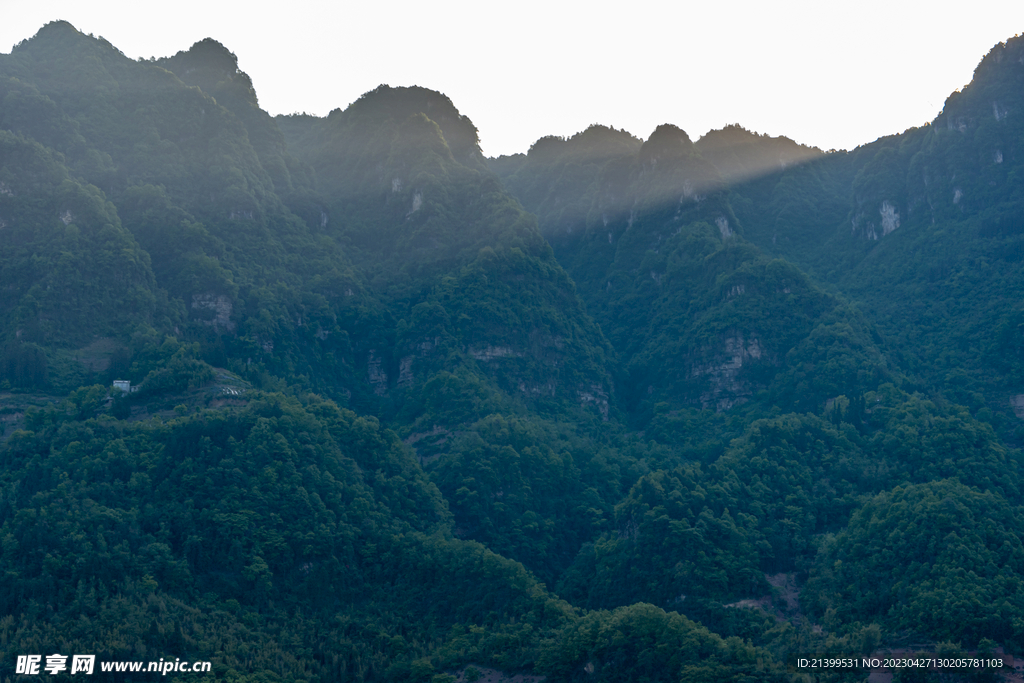 笔架山