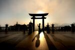 夕阳下的祈祷