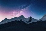  夜晚雪山美景 