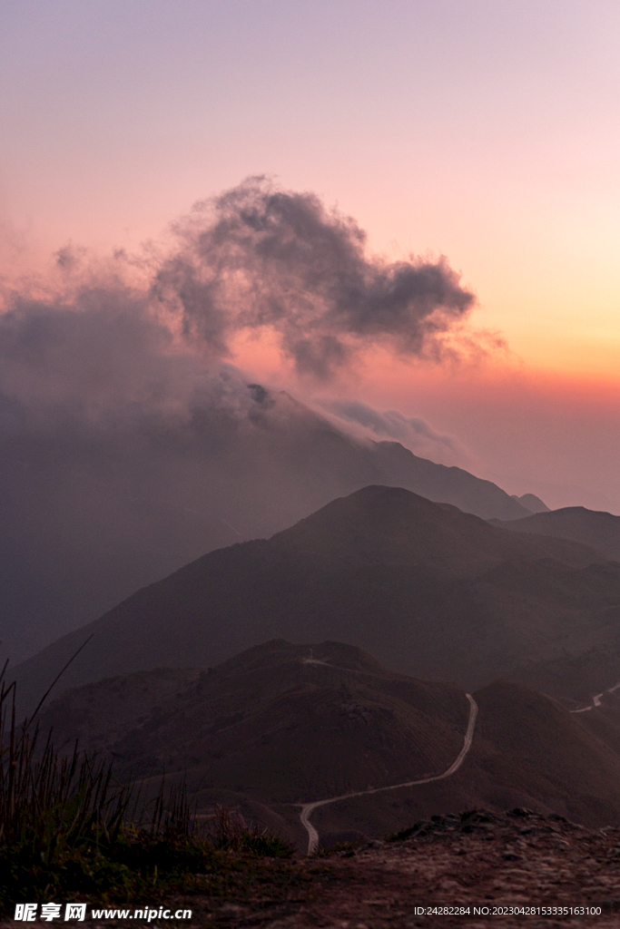 天空 山脉