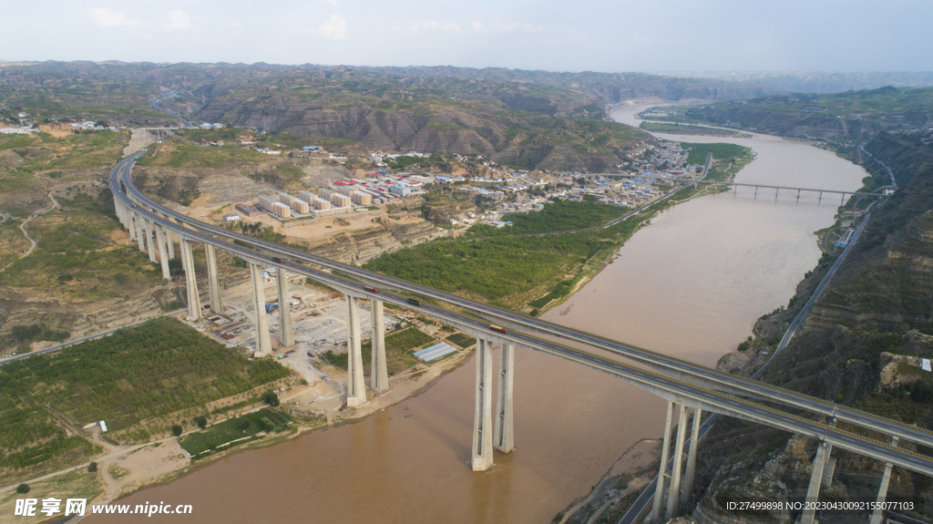 高速公路风景图