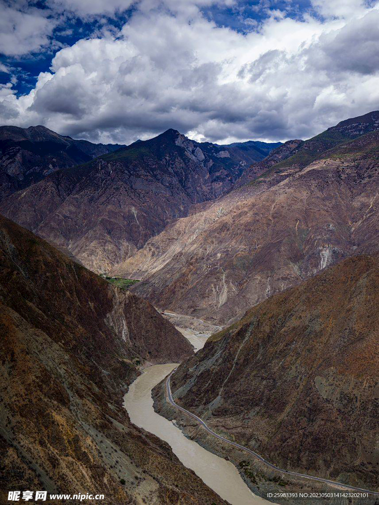 山区峡谷摄影图__山水风景_自然景观_摄影图库_昵图网