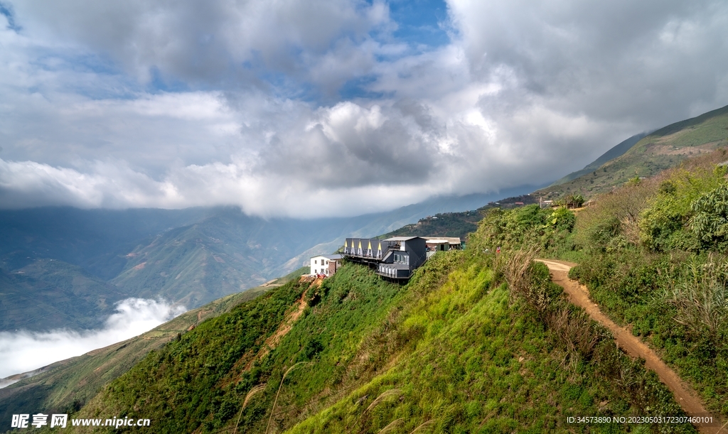 山坡观景台