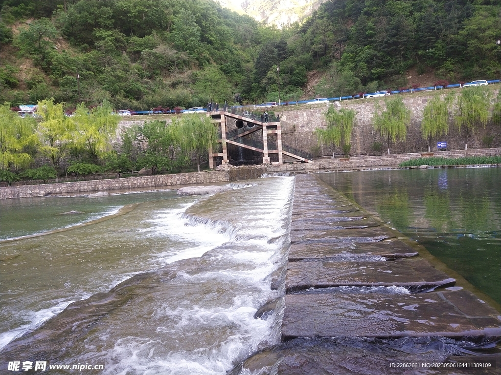 山泉 水 太行山 石板岩